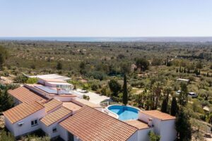 Chalet Familiar con Piscina Cubierta y Vistas al Mar (Coll de l’Alba) – 2