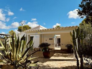 Exclusiva Finca Rústica con Vistas al Mar – 4