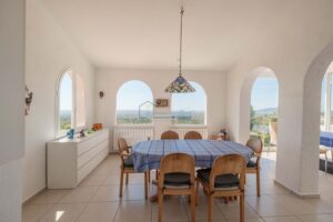 Chalet Familiar con Piscina Cubierta y Vistas al Mar (Coll de l’Alba) – 8