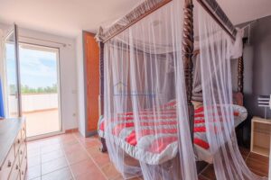 Finca con Dos Viviendas y Piscina (Barraqués) – 9
