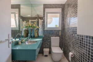 Chalet Familiar con Piscina Cubierta y Vistas al Mar (Coll de l’Alba) – 11