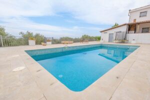 Finca con Dos Viviendas y Piscina (Barraqués) – 25