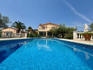 Finca con 2 viviendas independientes, amplios exteriores y vistas al mar cerca de L’Ampolla – 8