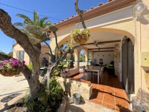 Finca con 2 viviendas independientes, amplios exteriores y vistas al mar cerca de L’Ampolla – 14