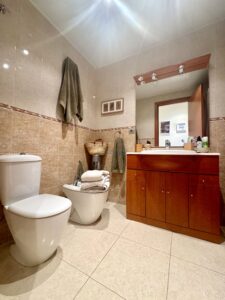 Apartamento luminoso con parking privado, cerca del puerto y las playas de L’Ampolla – 4