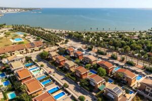 Detached Villa with Private Pool and Garden, Steps from the Sea (L'Ampolla) – 5