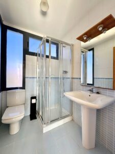 Detached Villa with Private Pool and Garden, Steps from the Sea (L'Ampolla) – 30