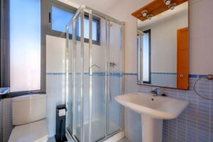 Detached Villa with Private Pool and Garden, Steps from the Sea (L'Ampolla) – 58
